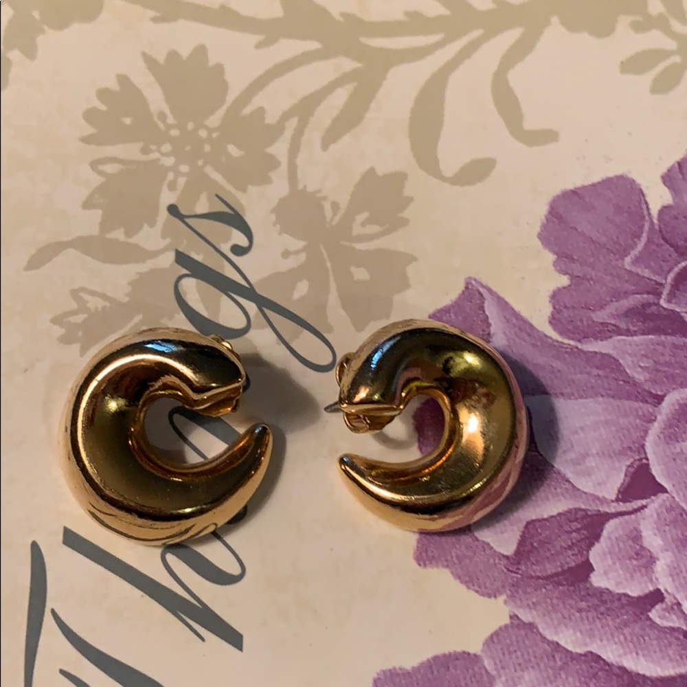 Vintage Avon pierce earrings
